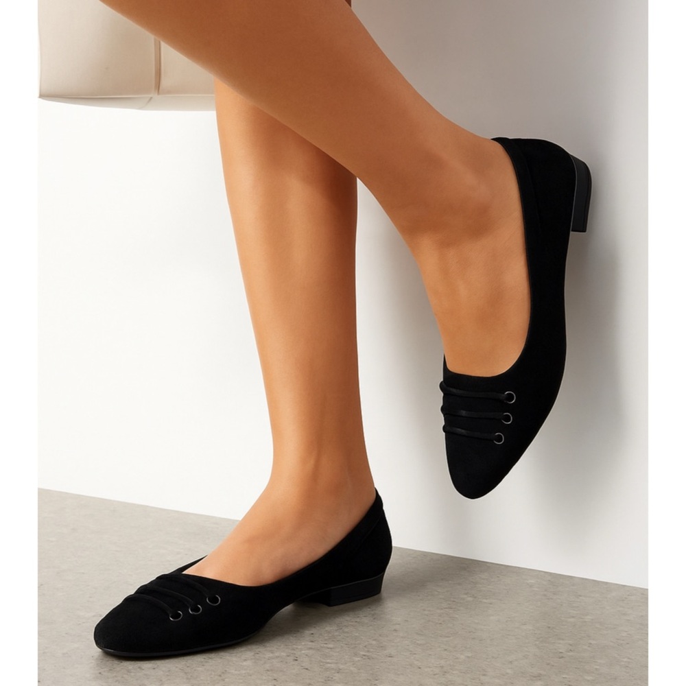 Amalfi by Rangoni Black Slip On Ballet Flats Suede Leather Pillow Feel Size 8N